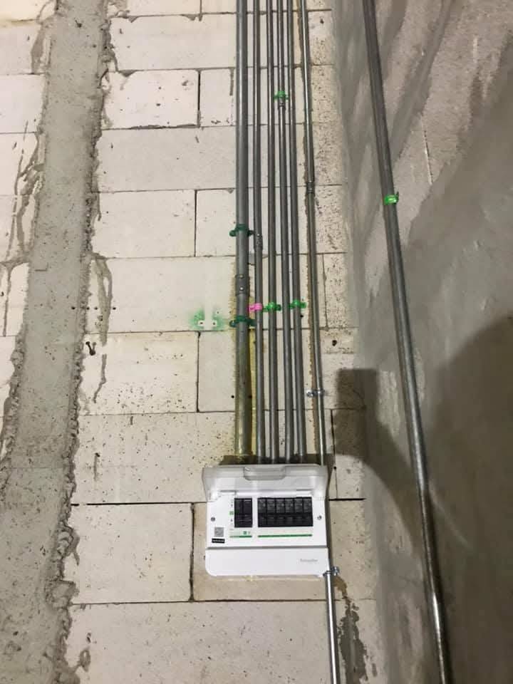 เดินท่อร้อยสายและเต้ารับผนังปูน - ช่างไฟฟ้าขอนแก่น