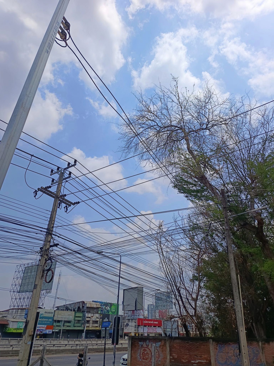 ขอไฟชั่วคราวตั้งเสาติดตู้ดึงสายสำหรับขอมิเตอร์ชั่วคราว - ช่างไฟฟ้าขอนแก่น ติดตั้งระบบไฟฟ้า กล้องวงจรปิด ระบบเครือข่าย